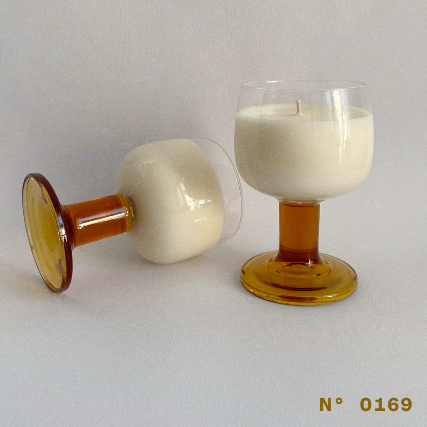 #0169 - Lot de 2 verres à pieds rouille