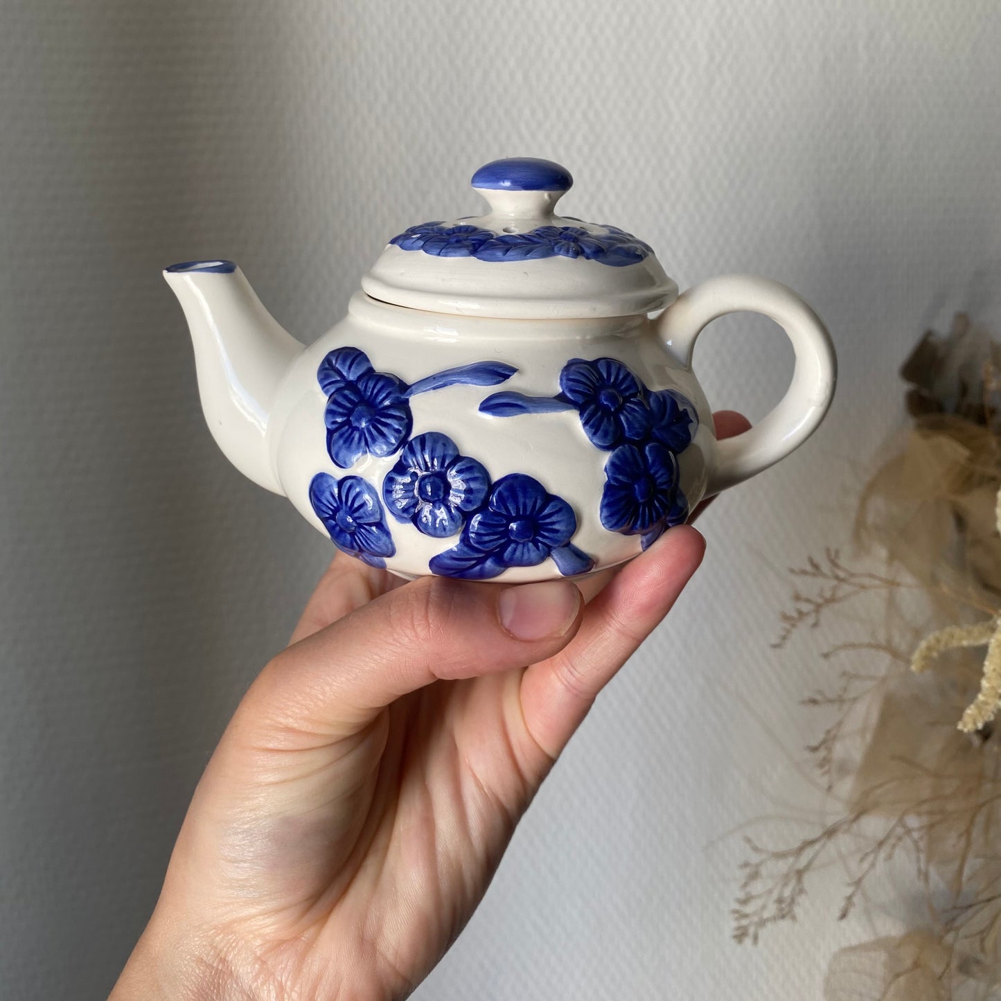 #0152 - Petite théière en porcelaine