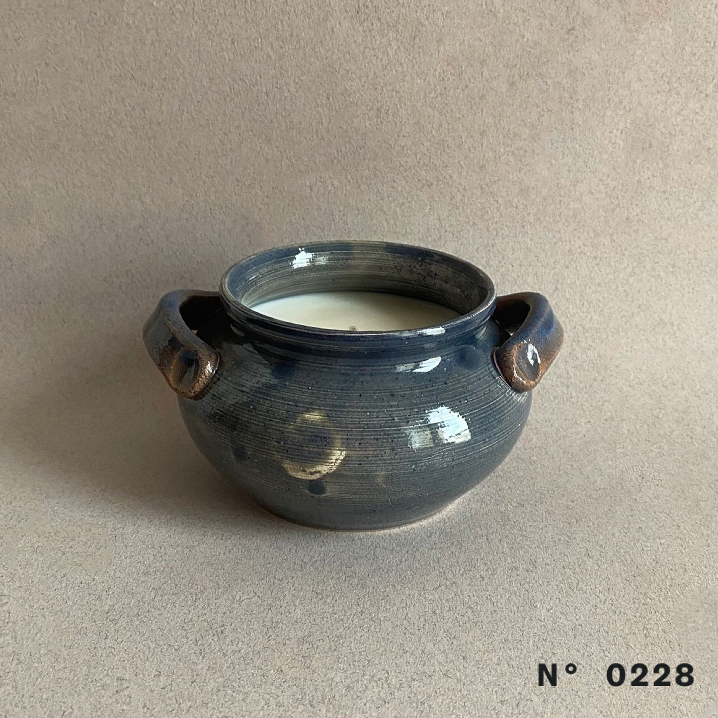 #0228 - Pot en terre cuite