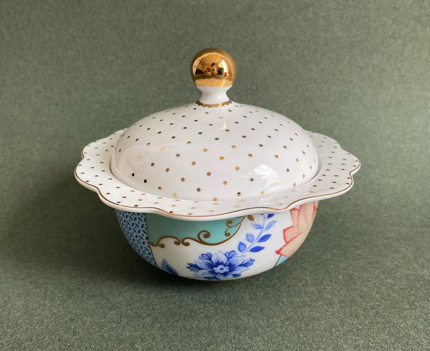 #0122 - Pot à motifs fleuris & poids dorés