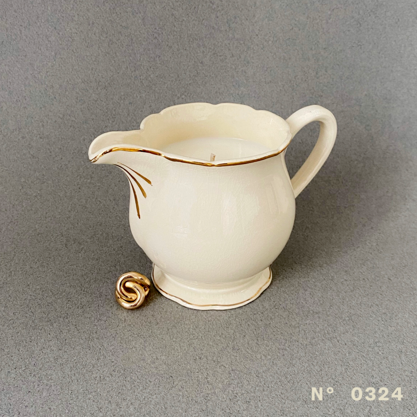 #0324 - Pot à lait crème & doré
