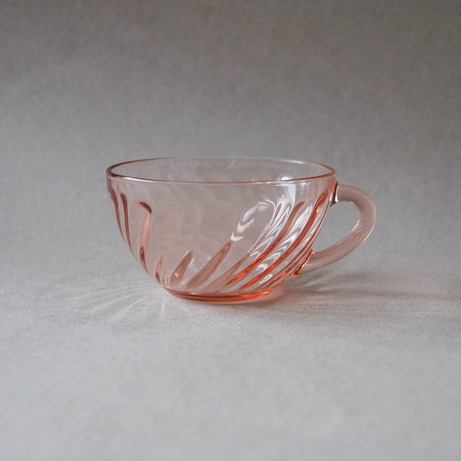 Tasse de café ou de thé rose isolée | Vecteur Premium Tasse de café ou de thé rose isolée | Vecteur Premium