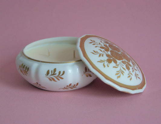 #0016 - Pot en porcelaine blanc & doré