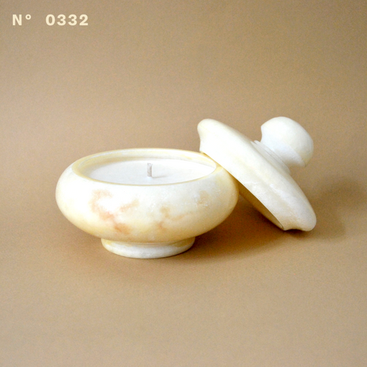 #0332 - Pot en marbre blanc