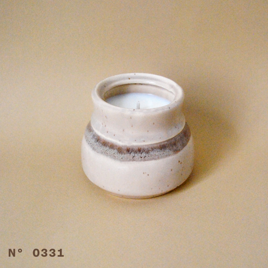 #0331 - Pot en céramique moucheté